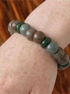 Bohdi bead stretch bracelet